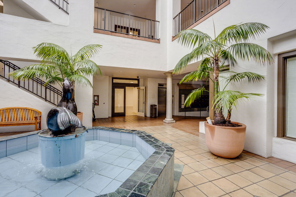725 Arizona Avenue creative commercial space