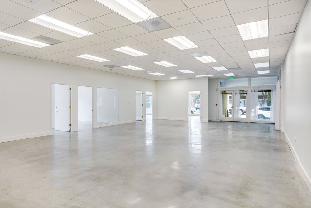 725 Arizona Avenue suite interior